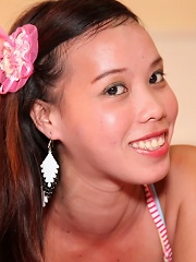 Cheerful 24-yr old Filipina enjoys an afternoon of hotel fun with horny male tourist